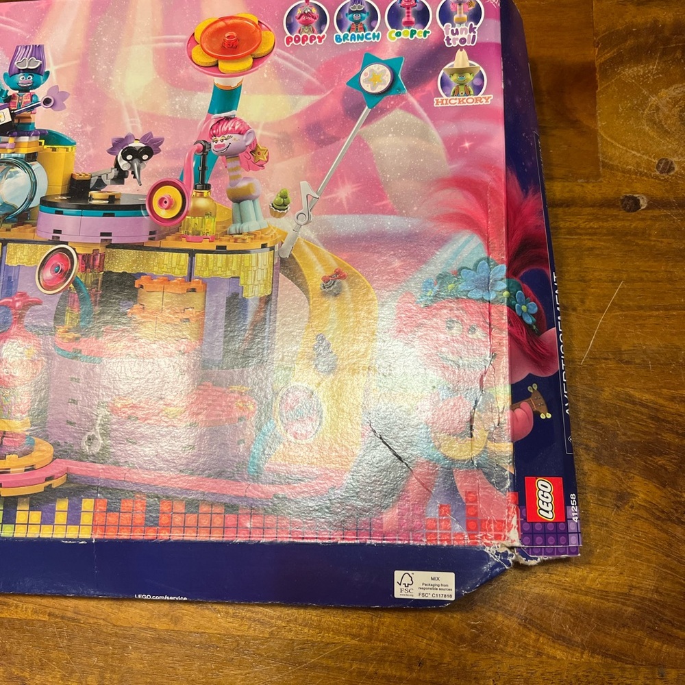 Lego Trolls World Tour Vibe City Concert (41258) Building Kit (494 Pieces) - Picture 3 of 3